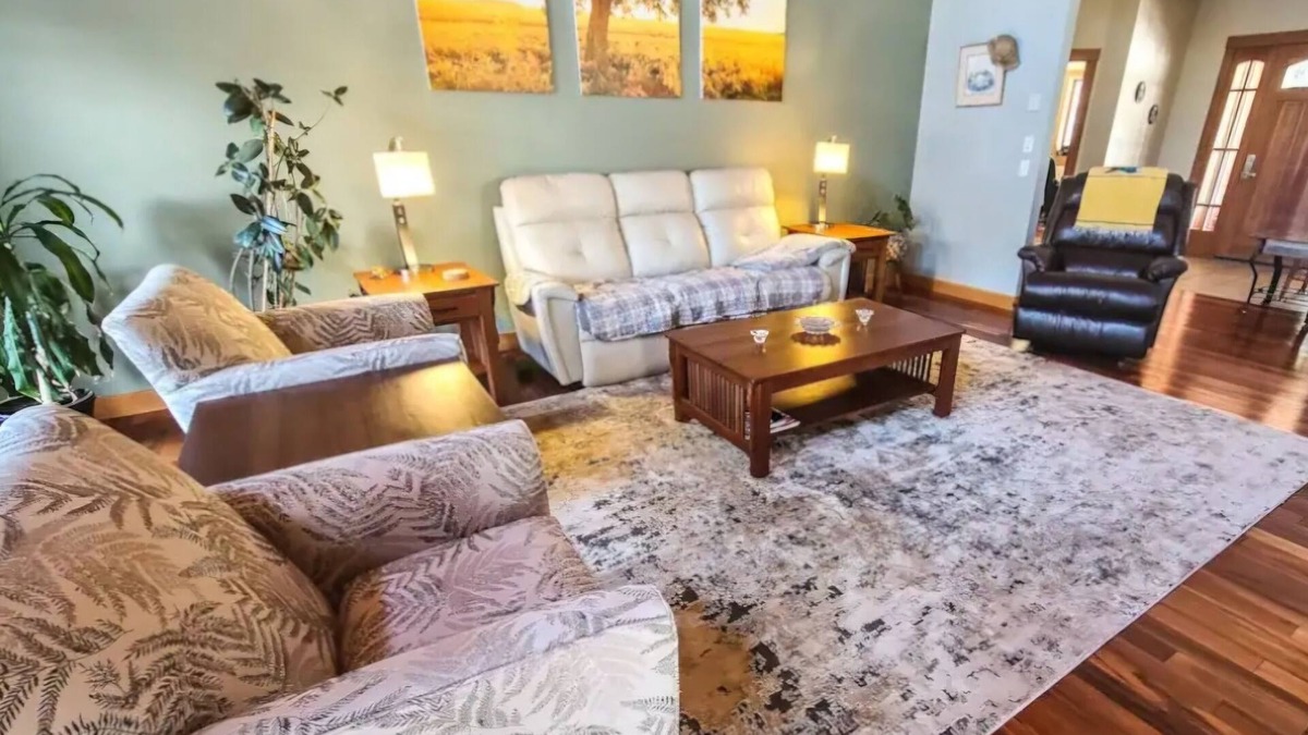 Salt Spring Island House | Sunny Executive Home w/Private Hot Tub! Sleeps 8! Central Location.