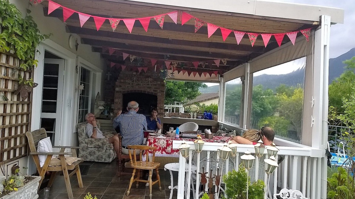 George House | Sunny, family-friendly house with stunning views of the Outeniqua mountains.