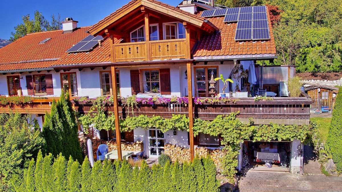 Stanggaß Apartment | Sunny, family friendly, top location for hikers and skiers
