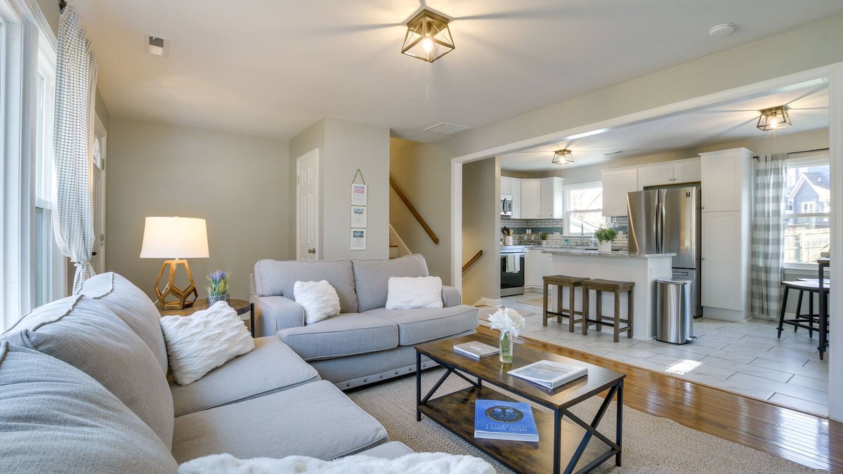 High Point House | Sunny Family Home, 3 Mi to High Point Market!