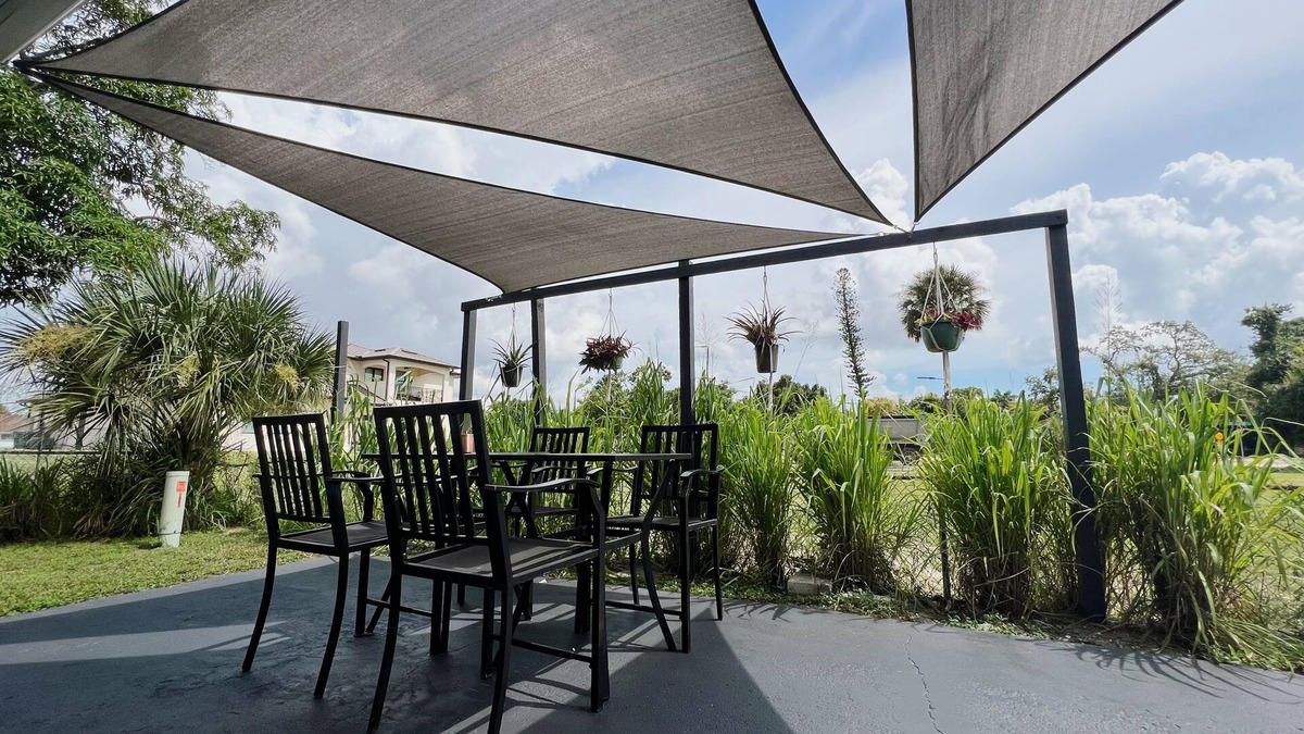Fort Myers Villa | Sunny Fort Myers Retreat: Pet-Friendly near Downtown District, No Cleaning Fee!