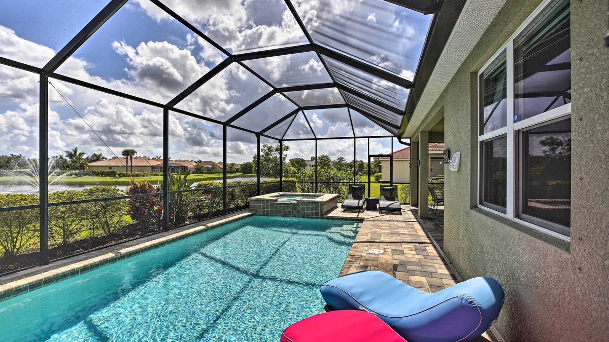 Fort Myers House | Sunny Ft Myers Abode w/Community Amenities!