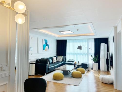 Nonhyeon-dong Apartment | Sunny Gangnam House