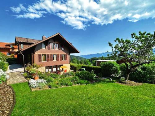 Aeschi bei Spiez Apartment | Sunny Garden - Charmantes Chalet mit Aussicht