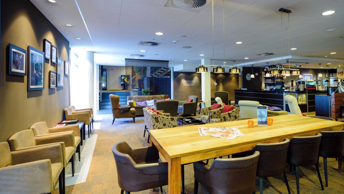 Zon en Schild Hotel | Sunny Garden Oasis with Free Parking, Outdoor Terrace & Nature Walks