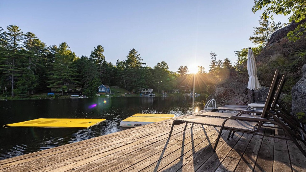 Gravenhurst Cottage | Sunny Lake for Sunset Lovers in South Muskoka!