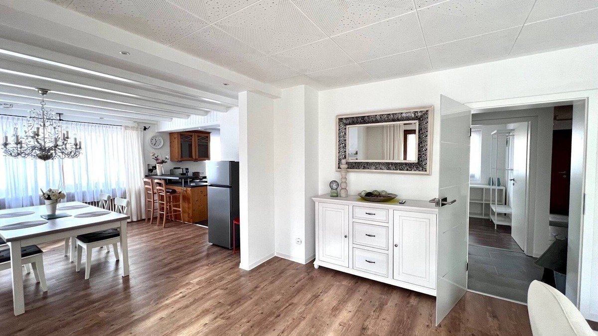 Engelsbrand Apartment | Sunny large apartment with 2 bedrooms and conservatory for 3-4 people