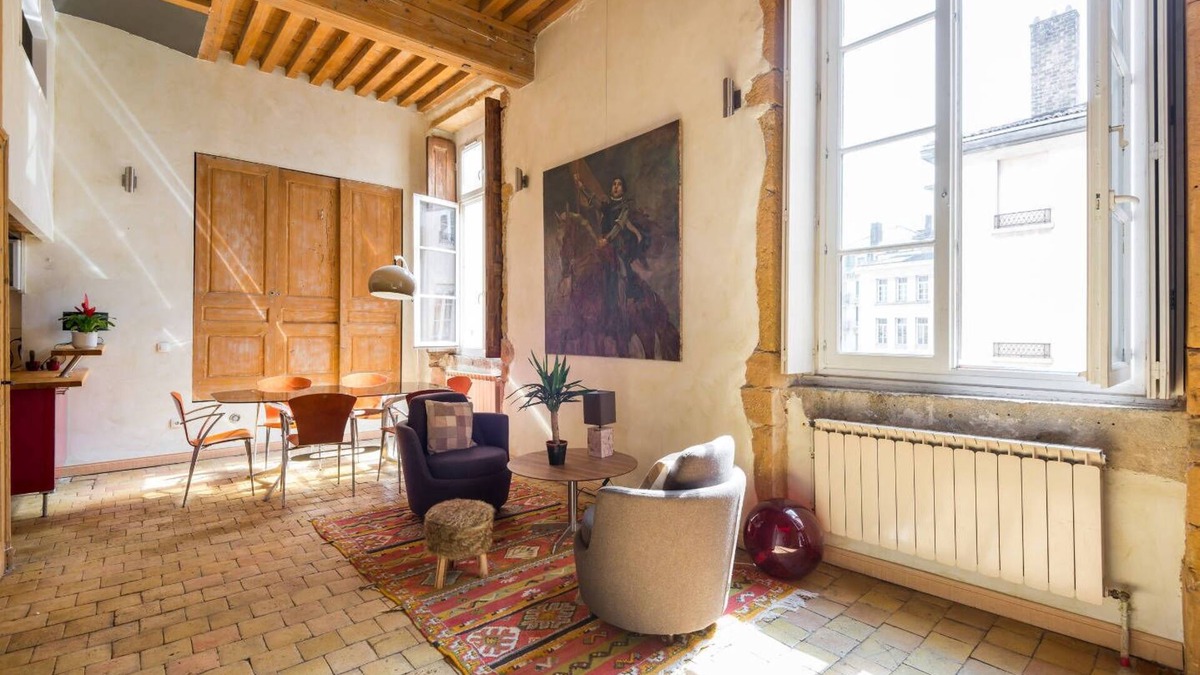 Old Lyon Apartment | Sunny loft in the heart of Vieux Lyon