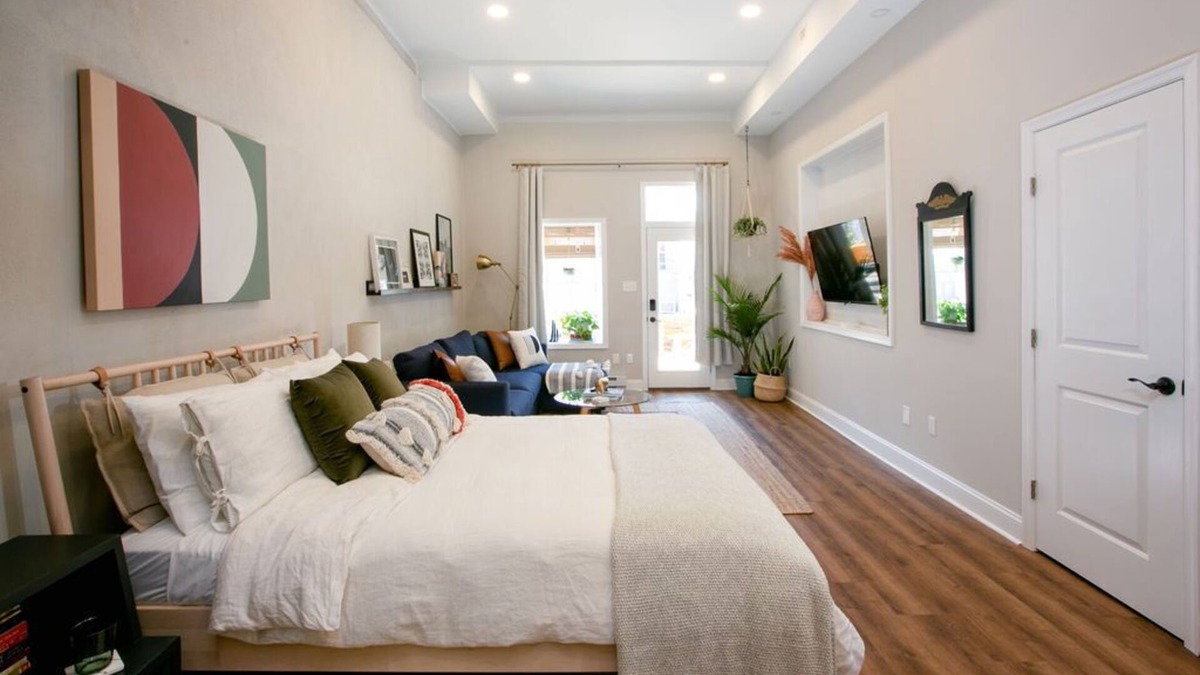 Roxborough-Manayunk Apartment | Sunny & Lofty in Manayunk w/ Private Outdoor Space