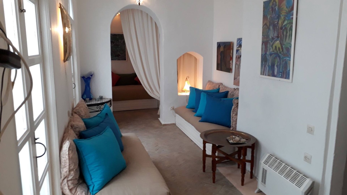 Medina House | Sunny Medina House-Covered Chill Patio-2-4 Persons