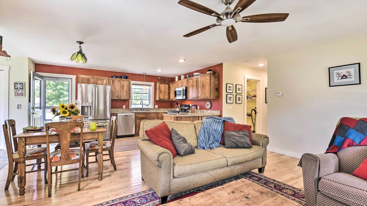 Eastern Vermont House | Sunny Morristown Home - Walk to Restaurants!