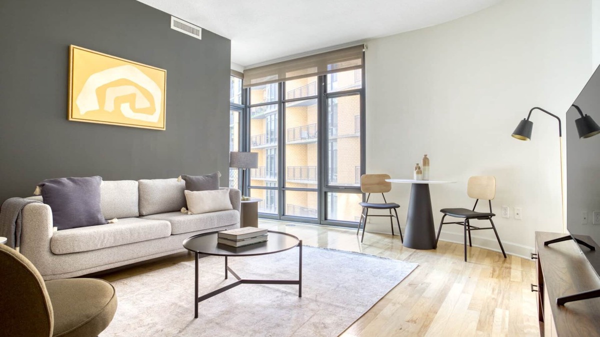 Mount Vernon Triangle Apartment | Sunny Mount Vernon 1BR w/Gym, W/D & Pool, near Chinatown, by Blueground