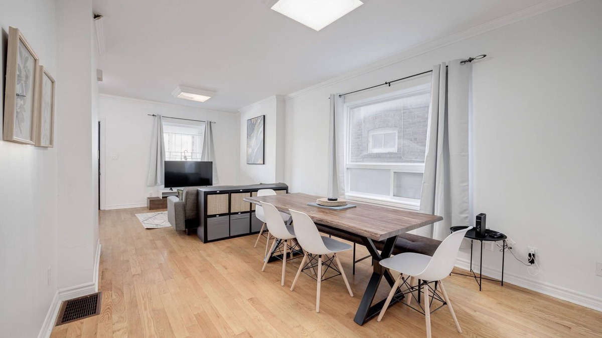 Upper Beaches House | Sunny Multi Level House Close To Beach!