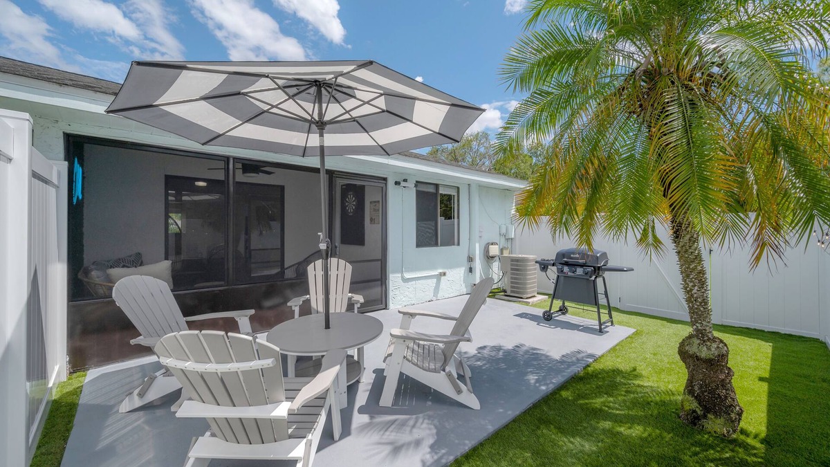 Oldsmar Villa | Sunny Oasis: Villa Retreat! Relaxing tropical getaway close to beautiful beaches