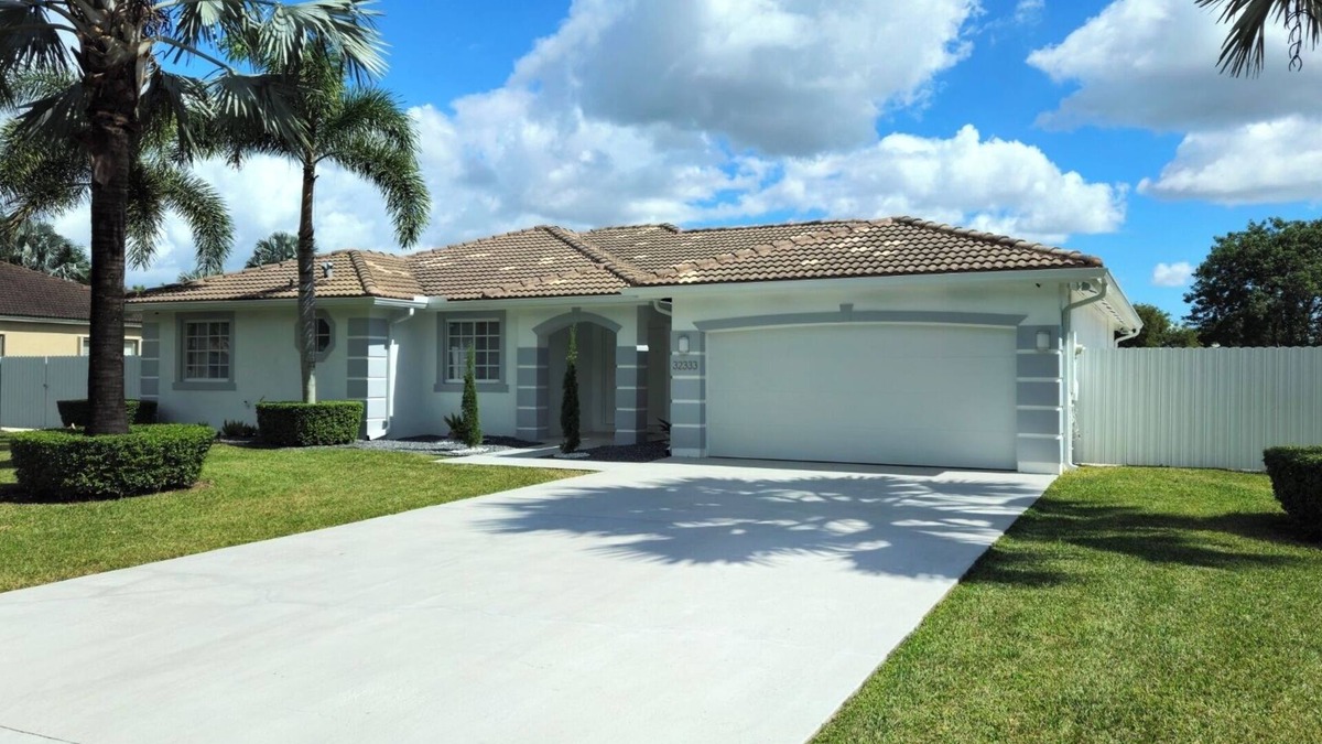 Homestead House | Sunny Oasis with Private Pool, Sunny Oasis with Private Pool