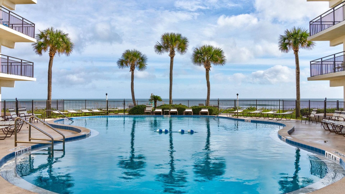 Ormond-by-the-Sea Condo | Sunny Ormond Beach SOB Condo, Pool, No Drive Beach