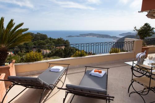 Eze Apartment | Sunny Panoramic Balcony