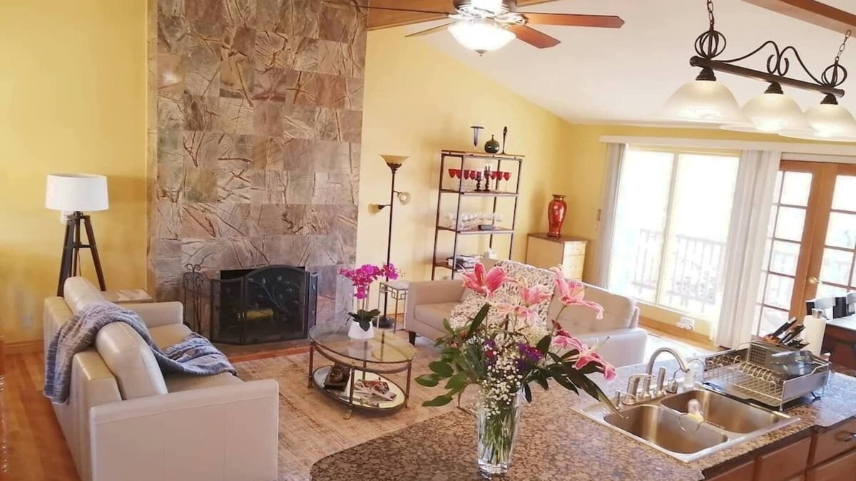 Mercer Island House | Sunny Paradiso, perfect location Seattle& Bellevue
