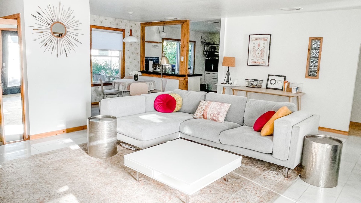 Dawson House | Sunny, quiet. 2bd/2ba + home office + separate studio. Perfect for creatives!