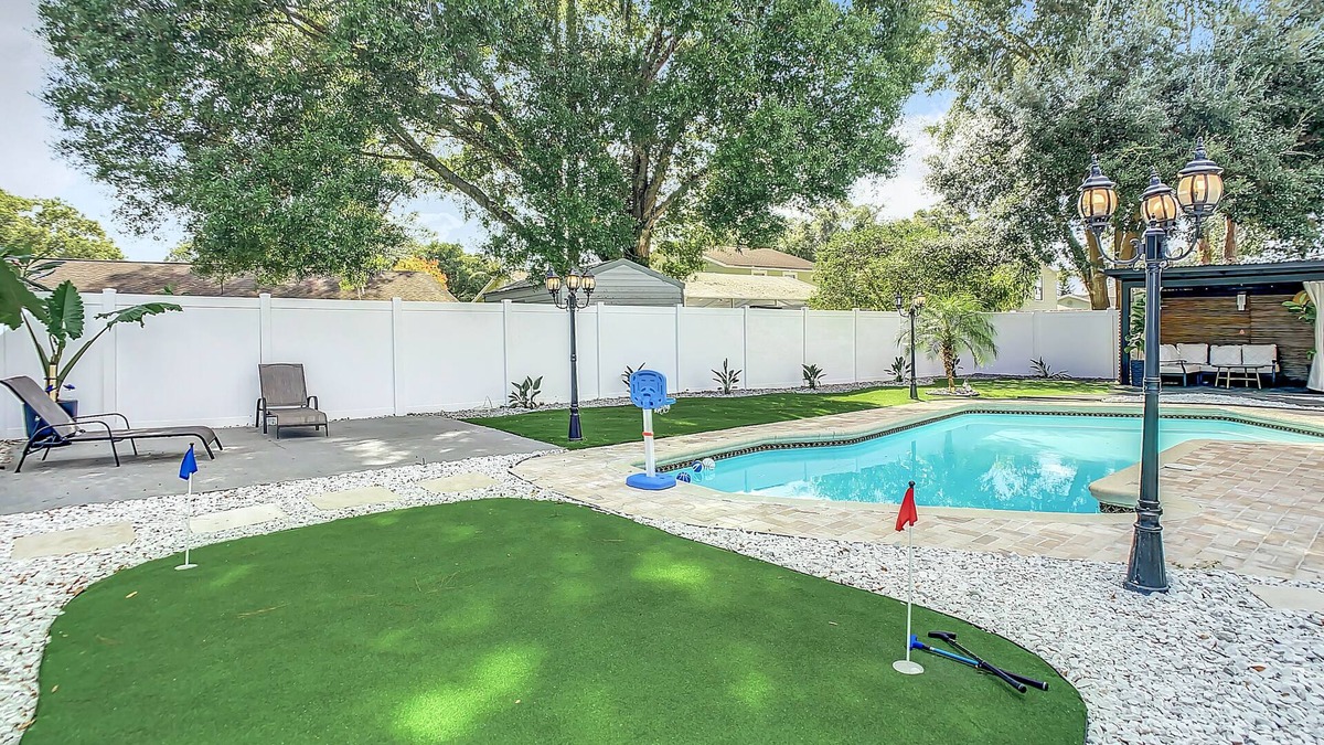 Greater Northdale House | “Sunny Retreat” Pool & mini Golf