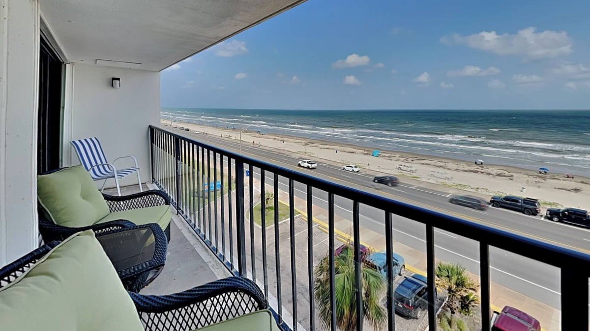Galveston Condo | Sunny Sands | Cozy, Beachfront Condo