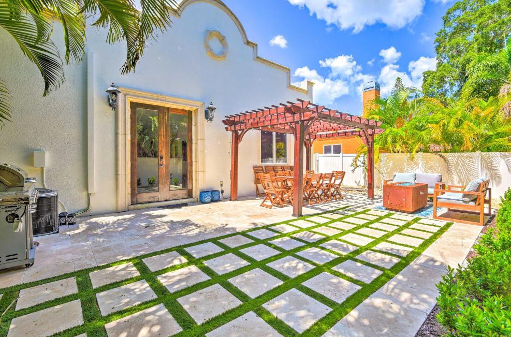Alta Vista House | Sunny Sarasota Abode with Yard about 1 Mi to Dtwn!