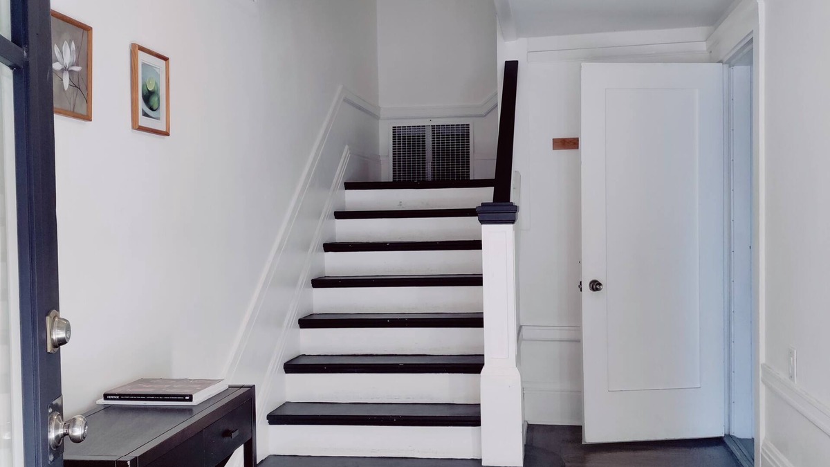 Richmond District House | Sunny SF House w/Parking, Great Location, Spacious and Convenient to Everything