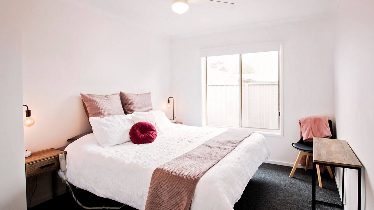 Echuca House | Sunny Shackell. Echuca Moama Holiday Accommodation