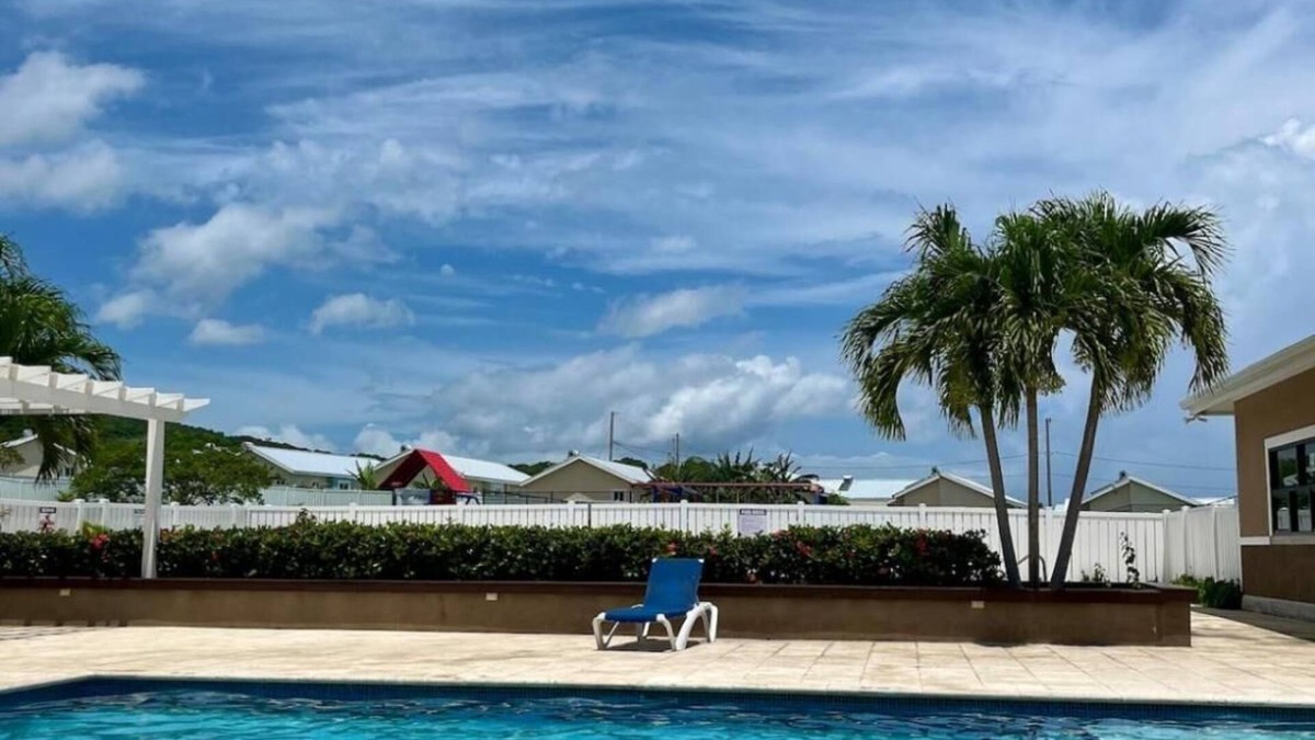 Lucea House | Sunny-shore Hideaway