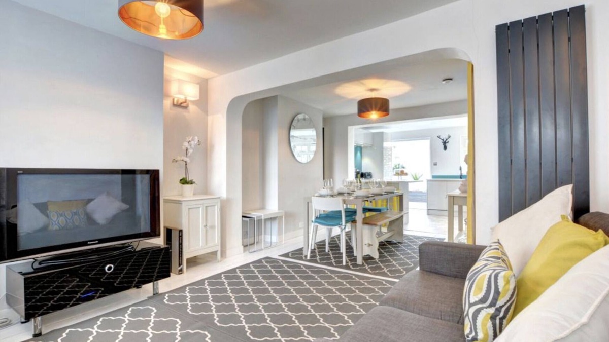 Brighton City Centre House | Sunny Side House - Great Central Location, Modern & Homely.