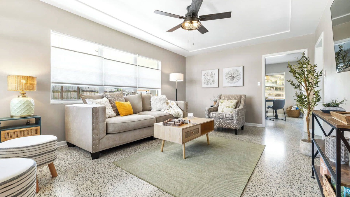 Tampa House | Sunny Side Up – A Charming Retreat!