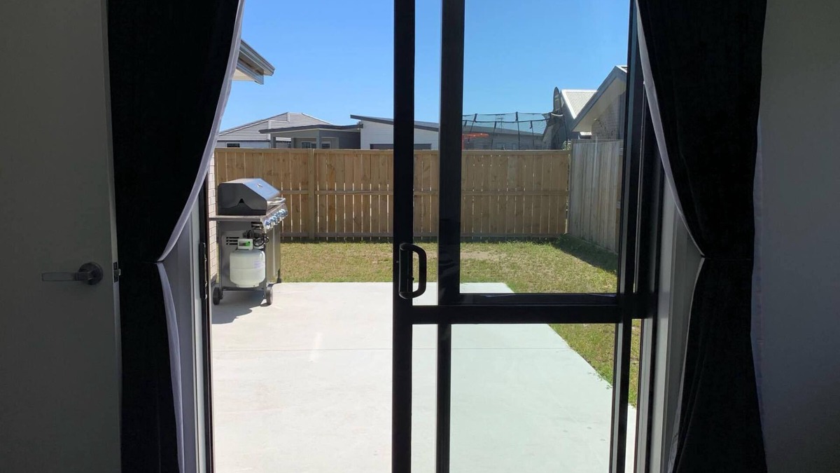Papamoa Beach House | Sunny spacious home with great entertaining - Perfect for families