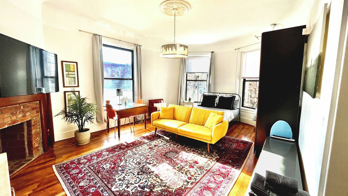 Cleveland Circle Apartment | Sunny studio in great area