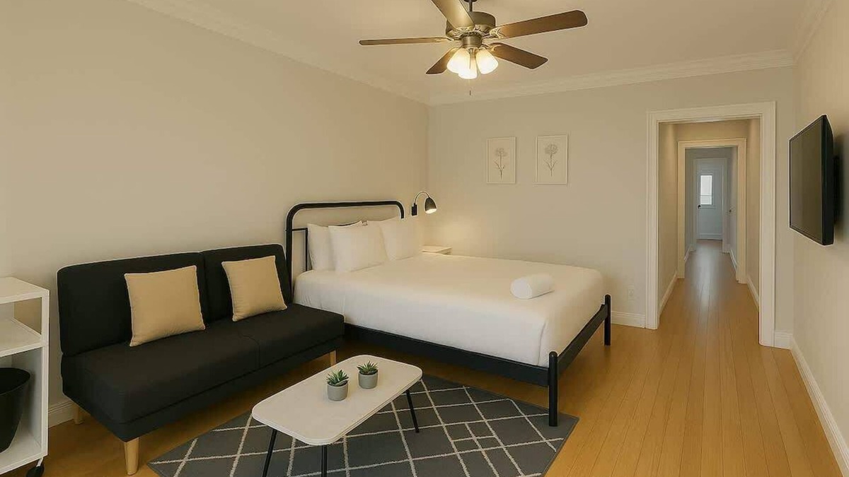Ravenswood Apartment | Sunny Studio in Heart of Ravenswood