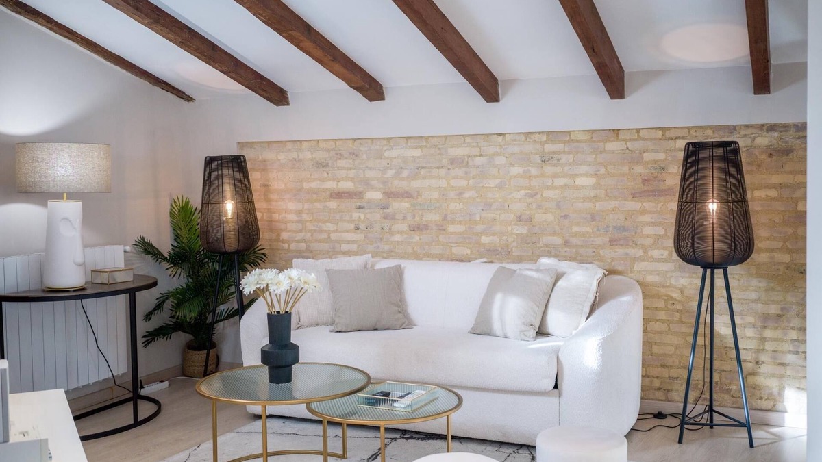 La Seu Apartment | Sunny studio Loft, 2 to 4 pax Terrace Old City