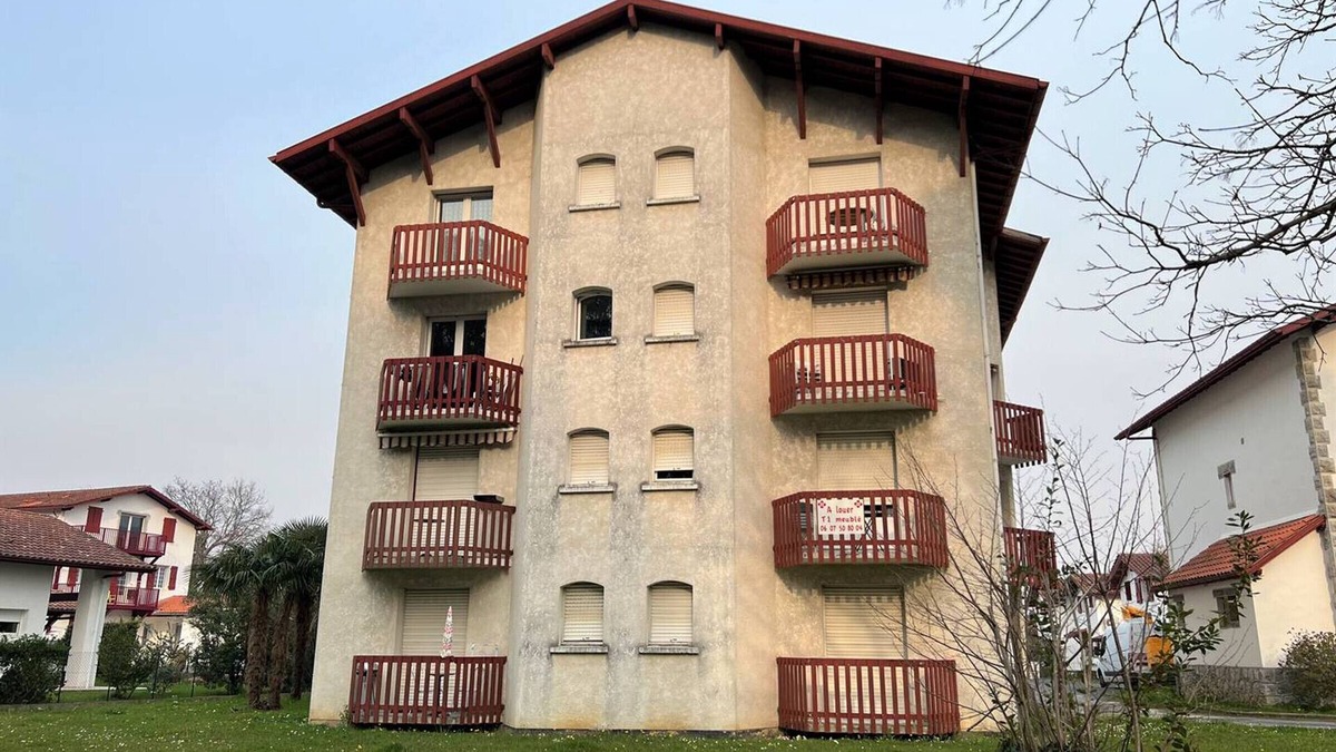 Cambo-les-Bains Apartment | Sunny Studio with Balcony, Parking, and Elevator in Cambo-les-Bains