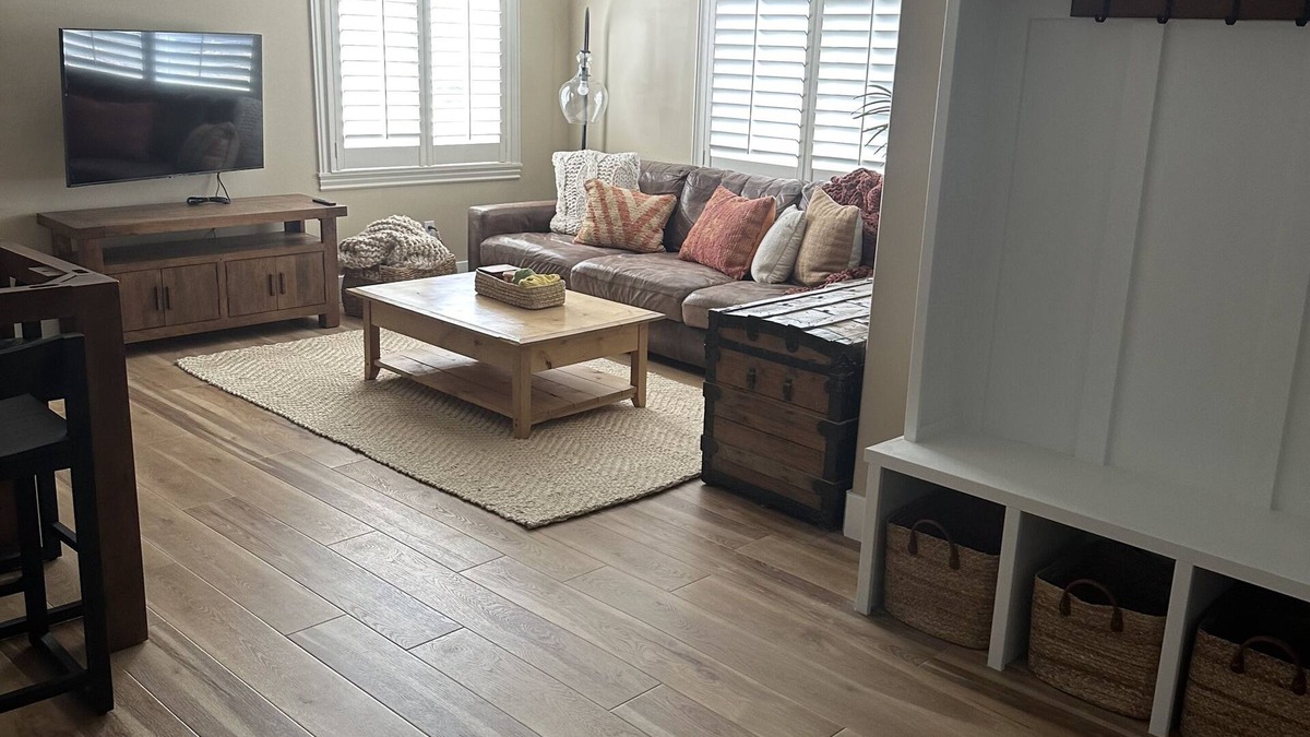 Draper Apartment | Sunny Suite! New Basement Retreat: Cozy & Spacious with Full Kitchen