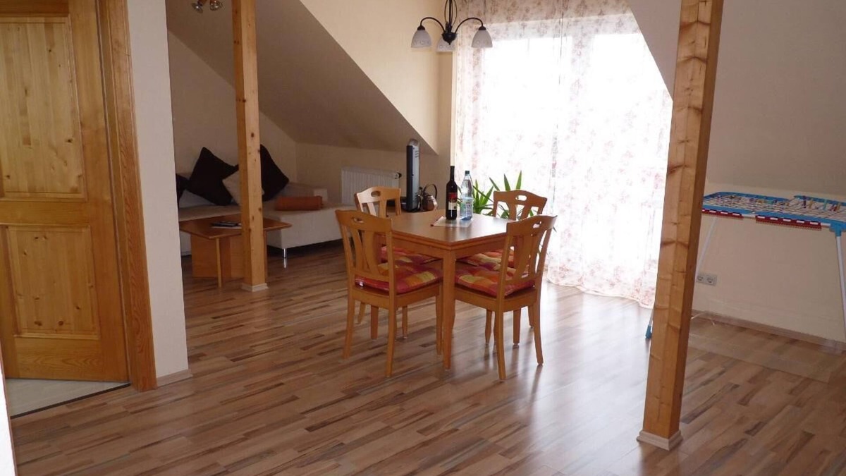 Staffelstein Apartment | Sunny vacation apartment with French balcony