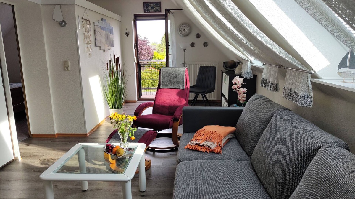 Schortens Apartment | Sunny vacation home with separate entrance