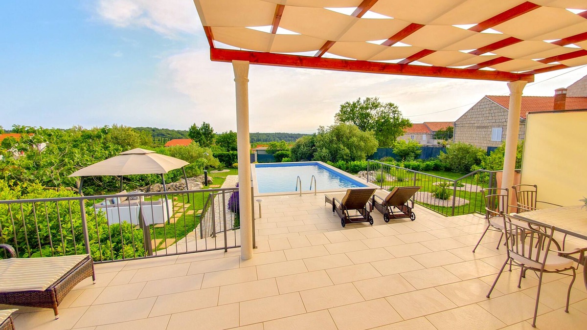 Cilipi Villa | Sunny Villa, stylish and modern with private pool