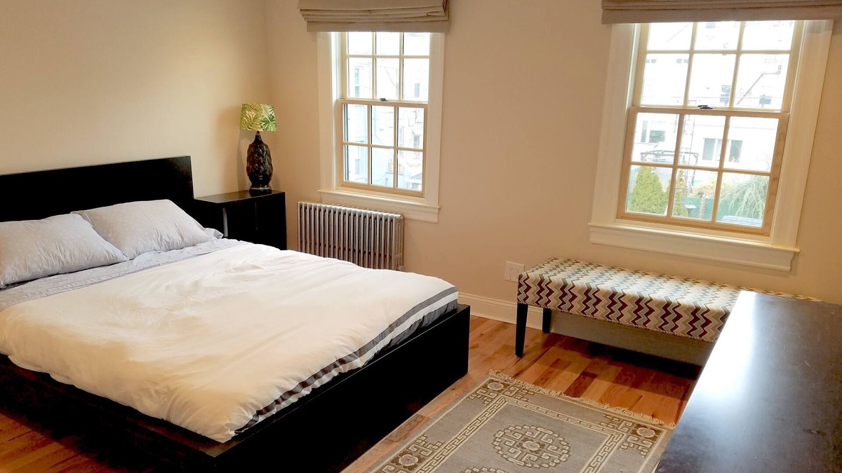 Williamsburg Apartment | Sunny Williamsburg 2bdr with 3 beds. Great location and 15 minutes to Union Sq.