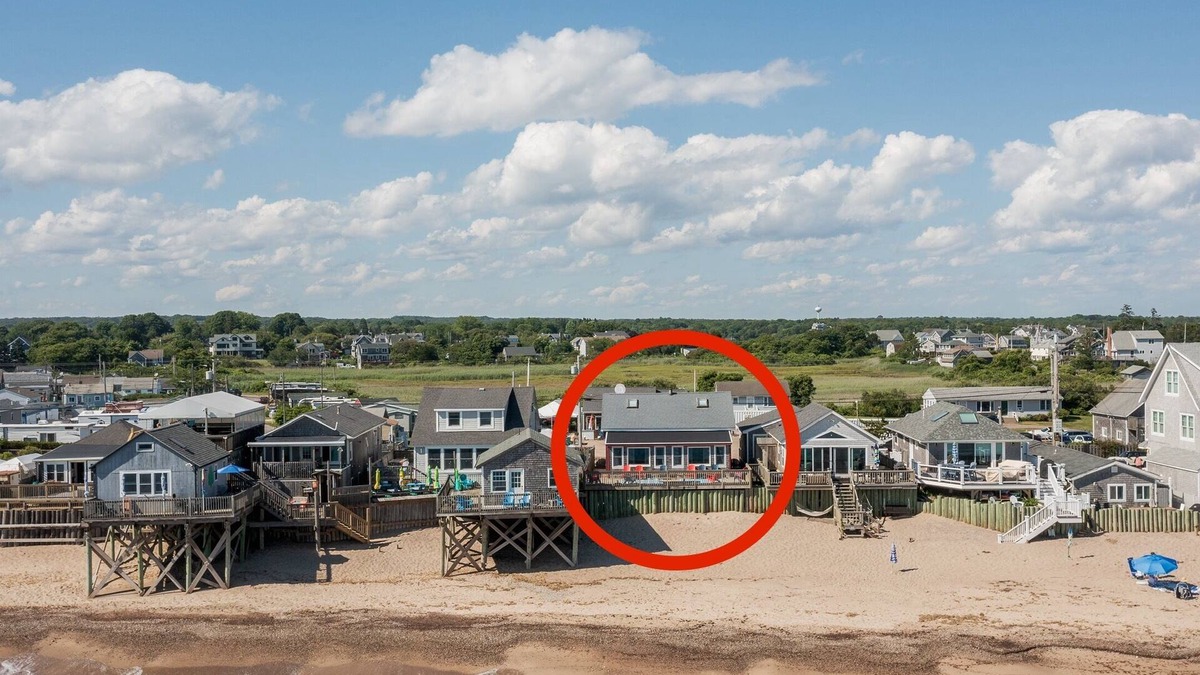 Matunuck House | Sunnyside Beach Front Duplex