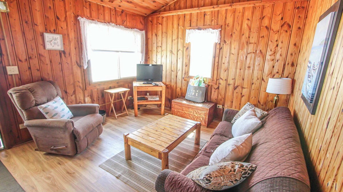 Greenbush Apartment | Sunnyside Combined 6BR 3BA Lakefront Retreat