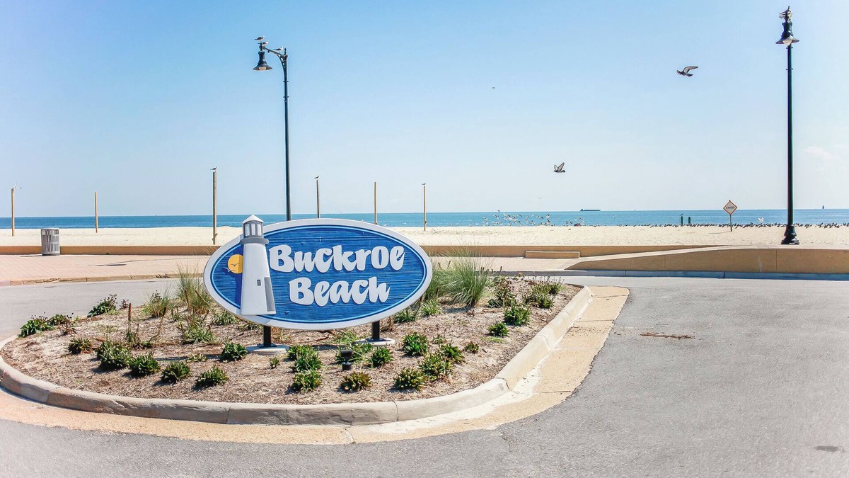 Buckroe Beach House | Sunnyside Inn Front House