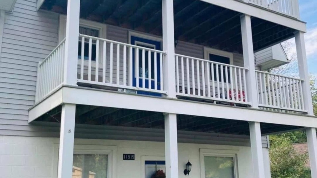 Conneaut Lakeshore House | Sunnyside Lake Home at Conneaut Lake