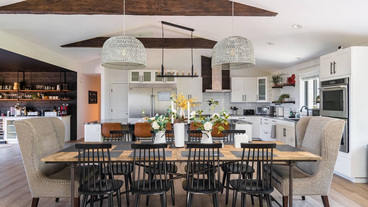 West Lake Stevens House | Sunnyside Sanctuary (3-Bedroom Home) by RedAwning