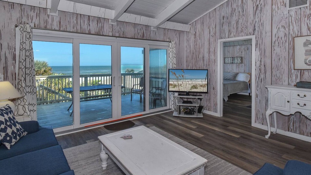 Sea Dunes Condo | Sunnyside Up Townhome at Sea Dunes - Ocean View & Next to Pool - B6 Up