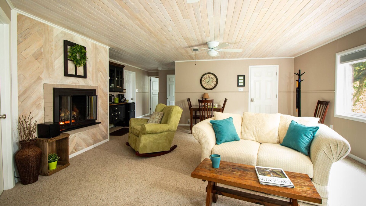 Salem Apartment | Sunnyslope Retreat | Private Entry, Fireplace, AC & Sleep Number Bed