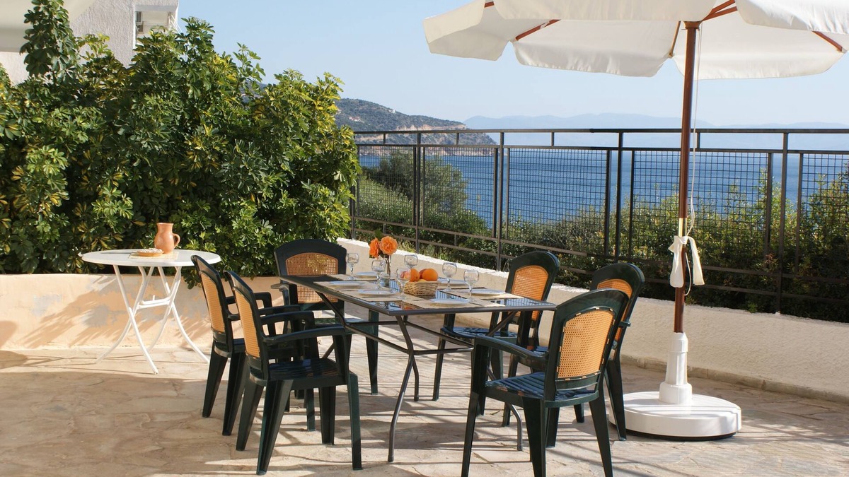 Kefalari Apartment | Sunrise 4 - Beautifully Located Air Conditioned Apartment Above Beach
