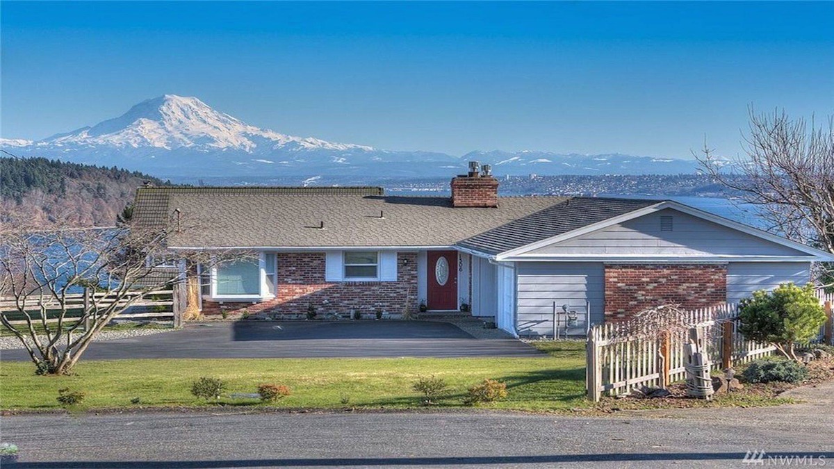 Gig Harbor House | Sunrise Beach Property